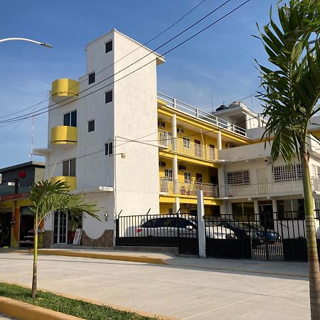 Habitacion Triple En Hotel El Almirante Tecolutla Exterior photo